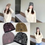 Berretto Chanel CC CHANEL Lettere